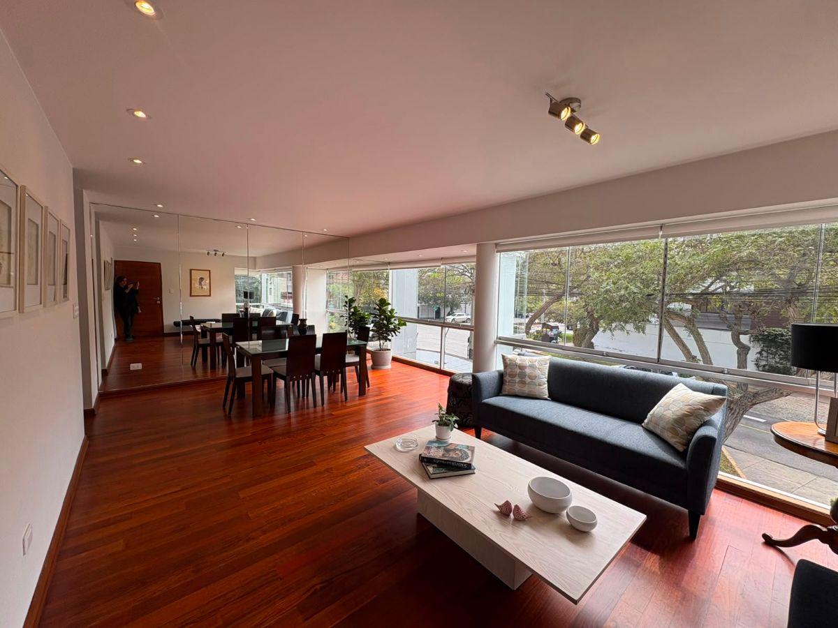 Vendo Lindo Departamento en Esquina Frente a Parque