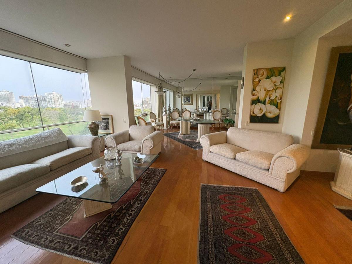 Vendo Muy Lindo Departamento en Coronel Portillo Frente Al Golf