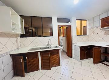 Vendo Amplio y Luminoso Departamento 3 Piso en San Isidro