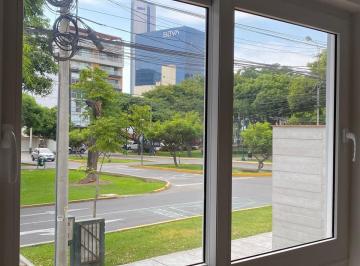 Depa con Patio en San Isidro – 1 Dormitorio a Pasos del Centro Financiero