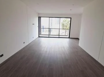 Venta de Amplio Flat con Terraza y Piscina
