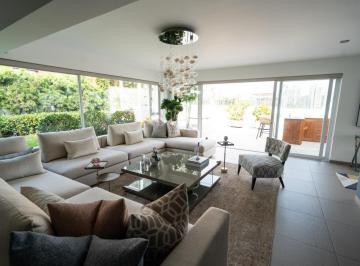 Se Vende Impresionante Pent House Duplex en San Isidro