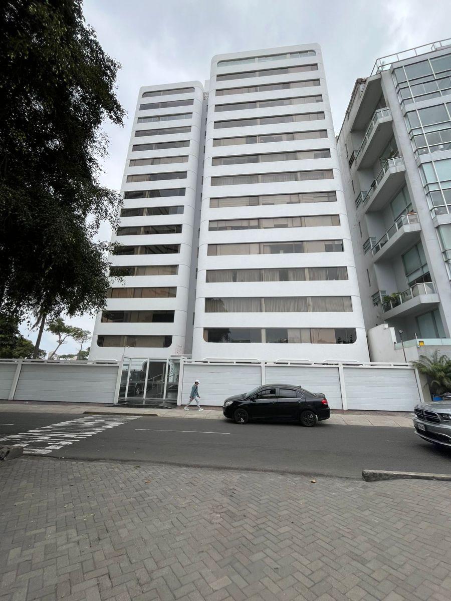 Hermoso Departamento con Excelente Ubicación – Zona Pezet & El Golf