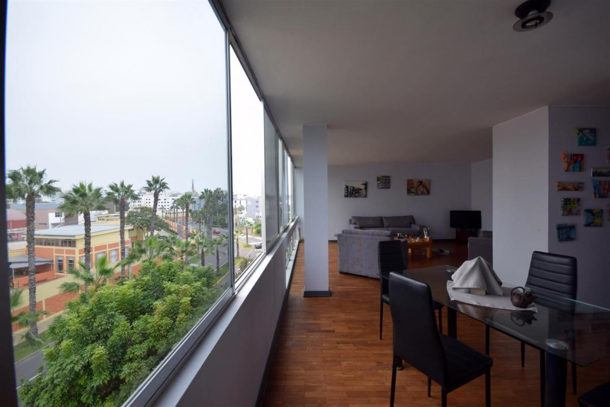 Vendo Amplio Departamento de 160 m² a Pasos del Golf, San Isidro