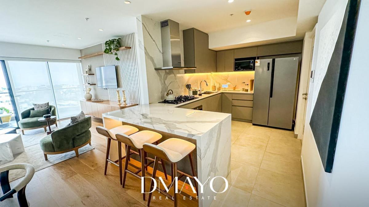 Venta Flat de Lujo 4 Dormitorios - Cuarto de Servicio con Terraza Hermosa Vista
