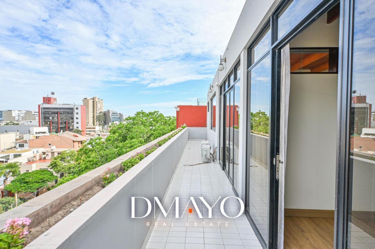 Venta Duplex en El Olivar de San Isidro con Vista a La Calle y Terraza