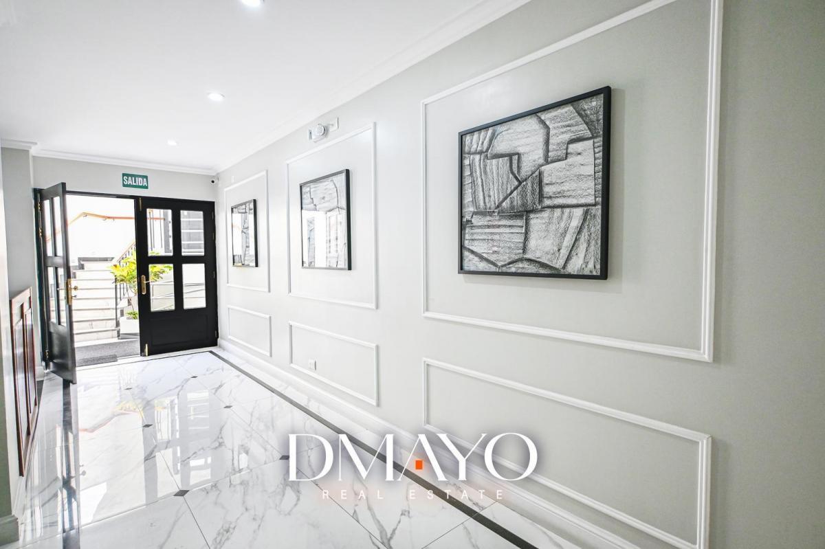 Exclusivo Flat en San Isidro, 207 m² Frente a Parque, con Amplios Espacios y Entorno Tranquilo