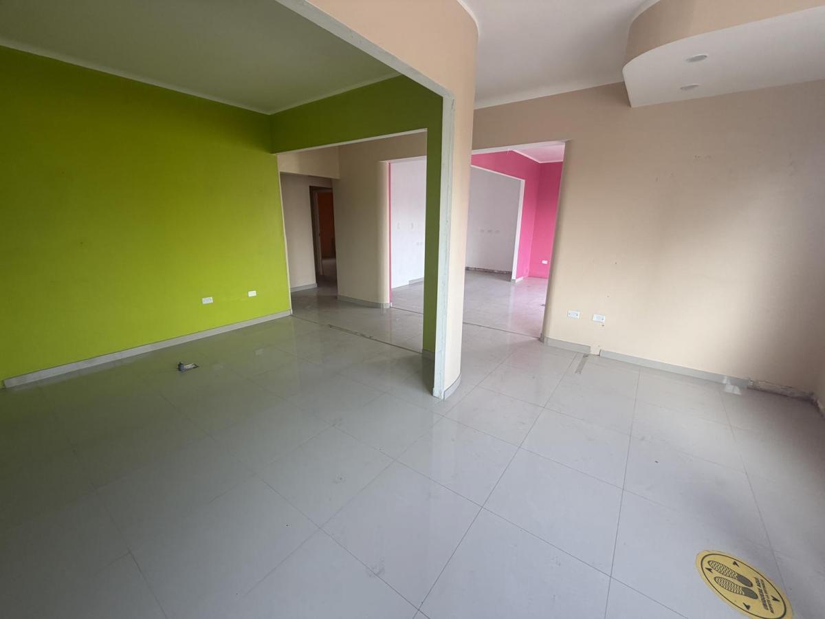 Venta de Amplio Dpto o Local en San Isidro Para Remodelar y Dejarlo a Tu Gusto