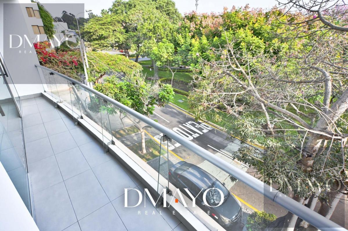Venta Departamento Frente a Parque - 3er Piso Sin Ascensor, Amplio Balcón, 2 Cocheras, San Isidro