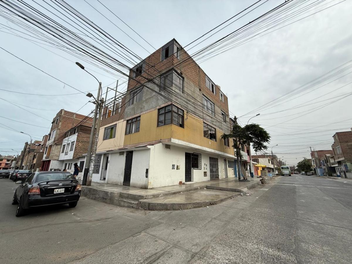 Venta Departamento 1er Piso con Local Comercial y Excelente Ubicación Cerca a Parque en Smp