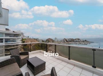 Hermoso Penthouse en Venta de 3 Dormitorios en Playa Embajadores Sta Maria