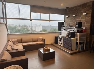 Dúplex de 214 m² con Amplia Terraza, 3 Dormitorios, Cochera y Depósito | Surco