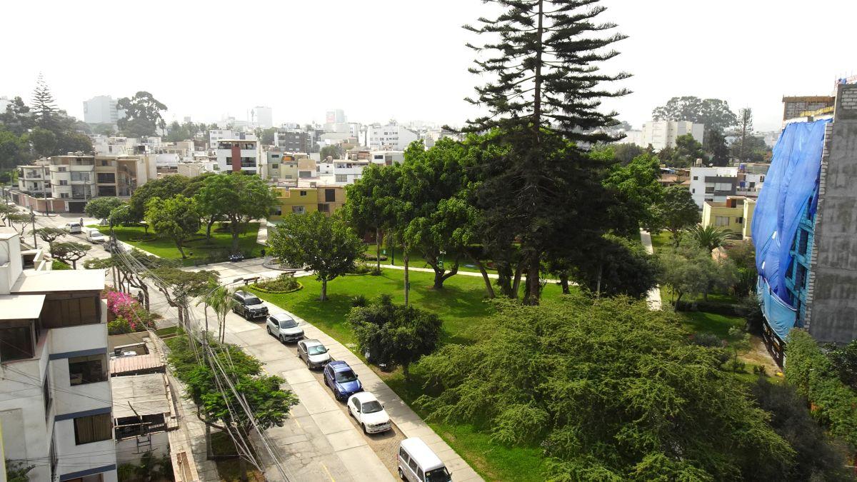 2 Duplexs Estreno. Piso 7 y 8. 3 Dormitorios, 5 Baños, Cocina Americana. Terraza. 1 Cochera. 202 m²