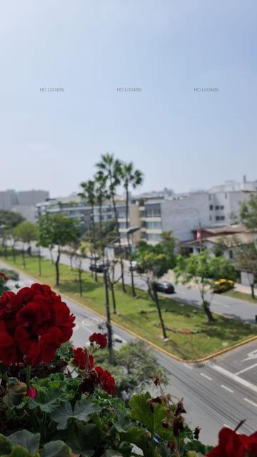 Vendo Bello Departamento Duplex en Avenida Velasco Astete N 1, Piso 4, Surco