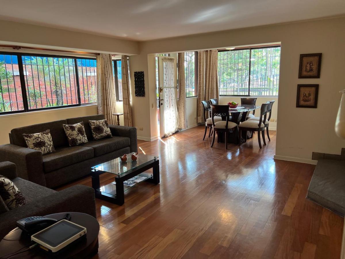 Vendo Departamento Flat Primer Piso, Frente a Parque Avenida de Los Precursores 5, Chacarilla, Surco