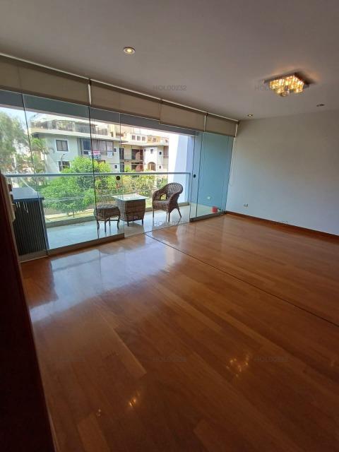 Vendo Bello Departamento en Jirón Monte Real N 1xx, Piso 3, Urb. Chacarilla, Surco
