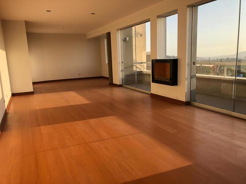 Venta Hermoso Triplex en Casuarinas Surco - Dpto 3xx (609 - 589 - 1)