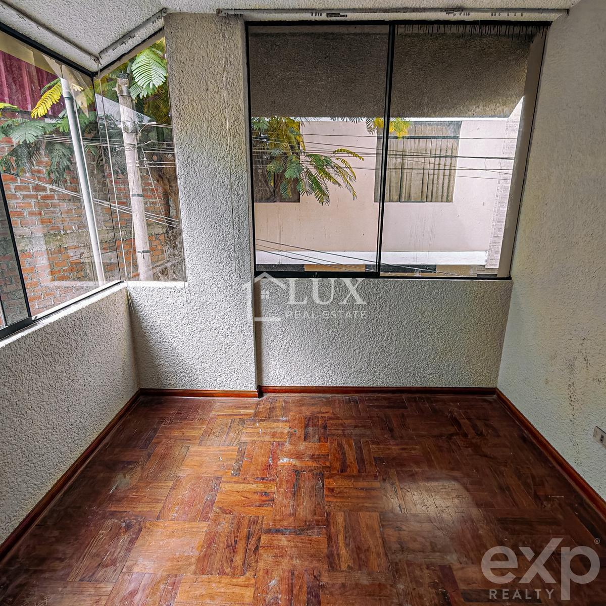 Departamento en Santiago de Surco, 2do Piso.