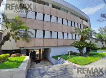 Exclusivo Flat 210 m². 3 Habitac. 2 Cocheras - depósito (10 M²). Urb. Los Granados, Surco