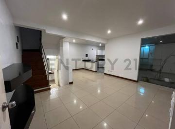 Duplex en Primer Piso Frente a Parque