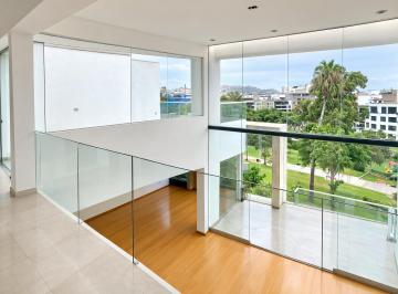 Vive Frente Al Parque: Elegante Dúplex 334 m² con Piscina y Terraza