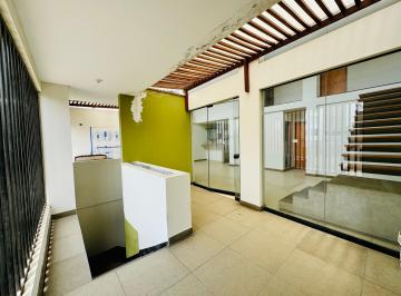 Oferta! Venta de Triplex en Surco en Buen Estado!
