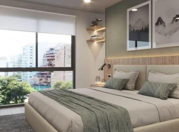 Venta de Departamento. Sala con Balcon con Vista a Parque. Iluminación y Ventilación Natural. ID. 107