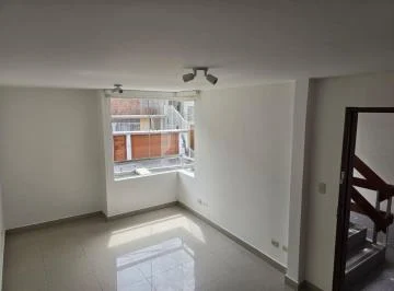 Acogedor Duplex de 2dormitorios a Precio de Ocasion en Los Alamos de Monterrico