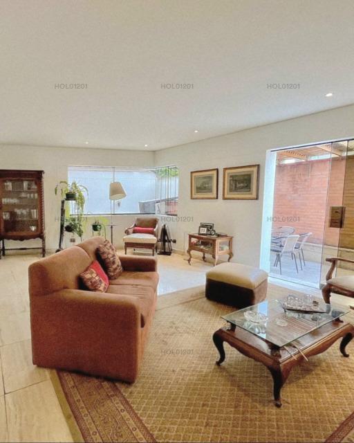 Vendo Impecable Departamento con Amplia Terraza en Primer Piso en Chacarilla