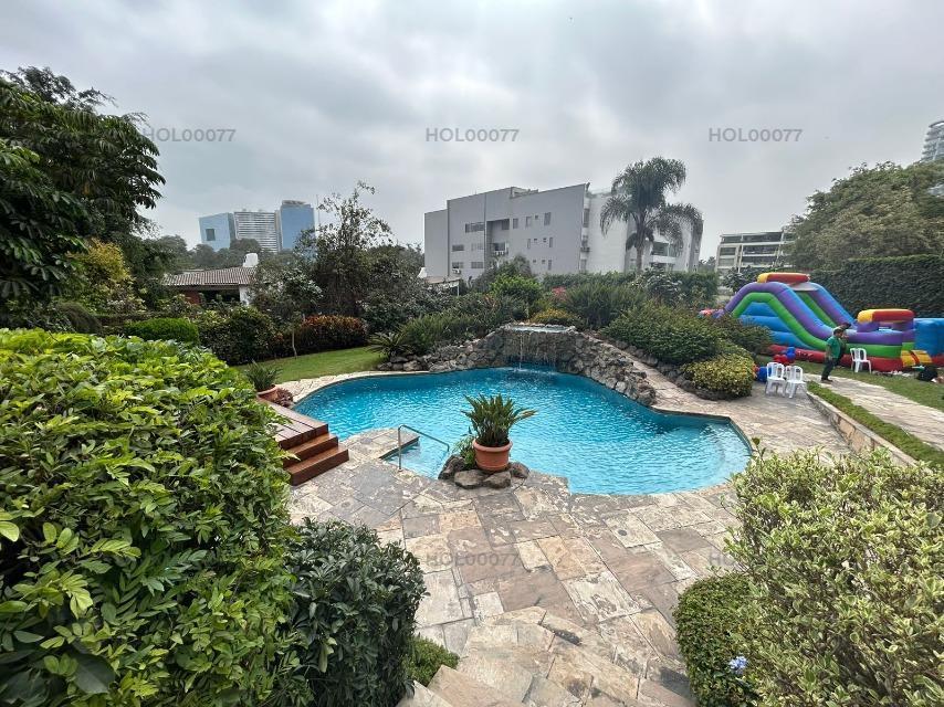 Venta Amplio Dpto Cerros de Camacho. con Piscina y Jardin en Áreas Comunes