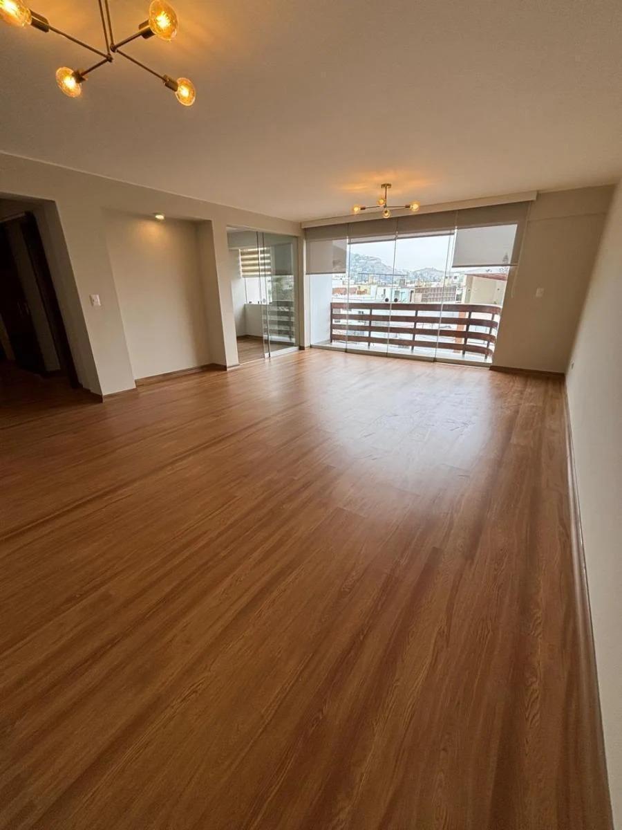 Amplio Departamento 157 m² en Valle Hermoso – Surco | Terraza + 2 Cocheras