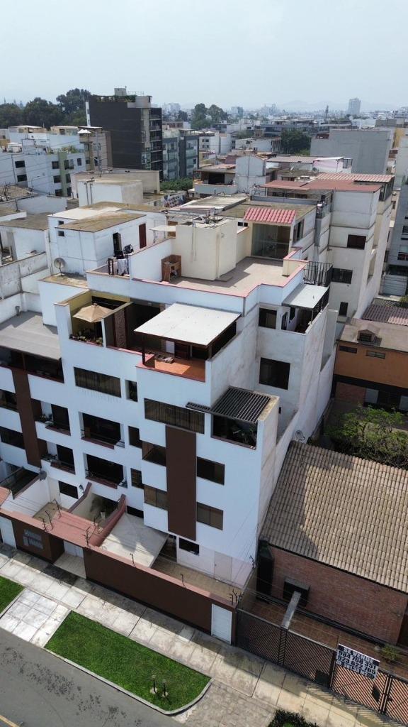 Departamento en venta en Santiago de Surco - 82 m², 5 dormitorios