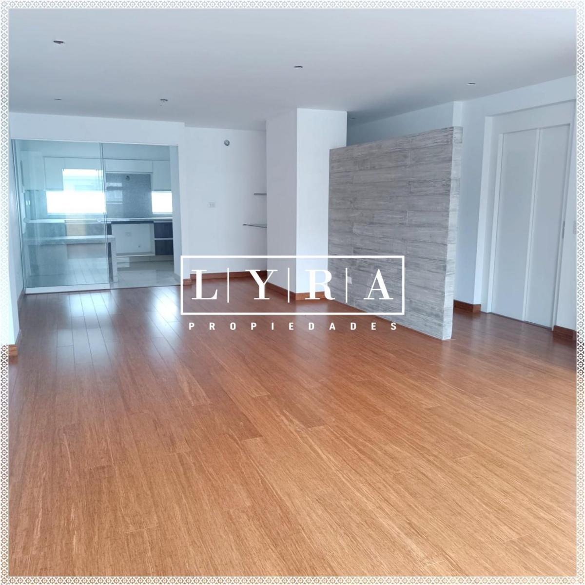 Vendo Triplex de Estreno en Santiago de Surco.