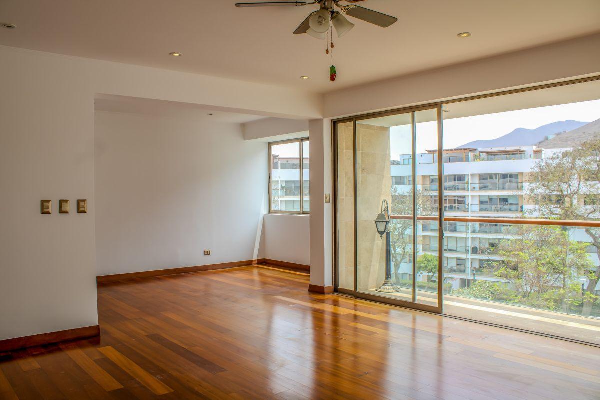 Venta de Duplex en Condominio en Surco con Cochera de 348 m²