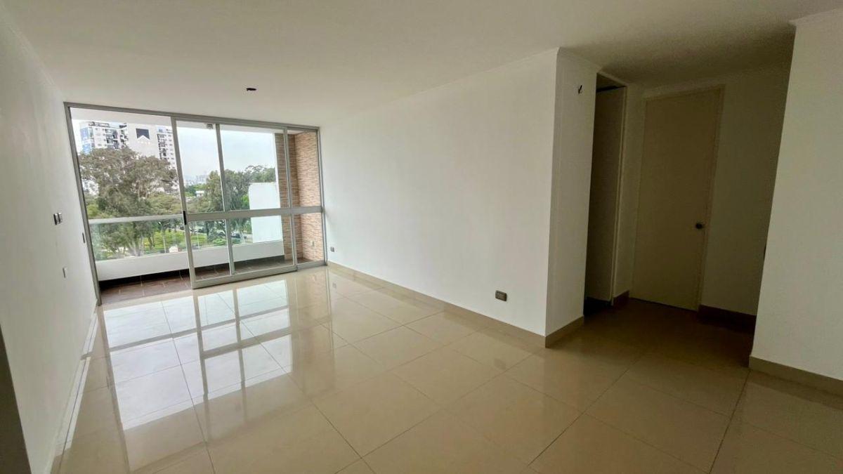 Departamentocon Vista Al Parque – Urb. Los Gladiolos, Santiago de Surco