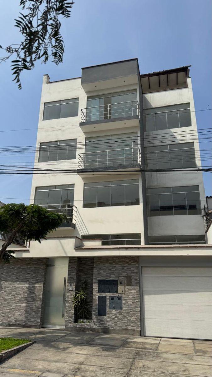 Amplio Dpto en Urb Las Gardenias - Surco