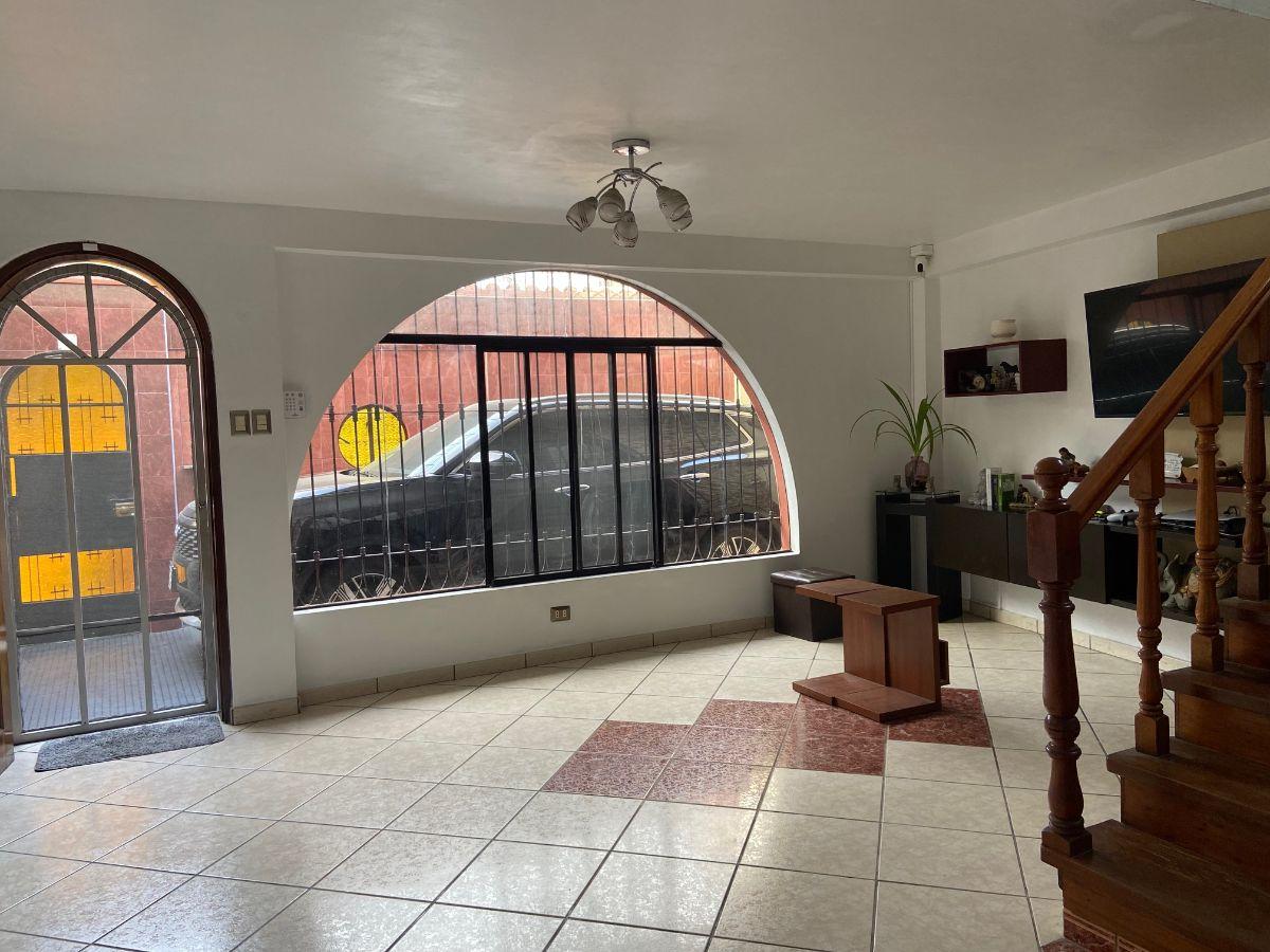 Vendo Departamento Dúplex con Cochera – Urb. La Calera, Surquillo