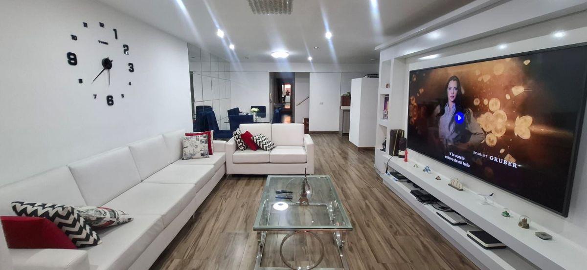 Departamento Duplex Venta 190 M²; 3 Dorm Terraza Amplia Cochera