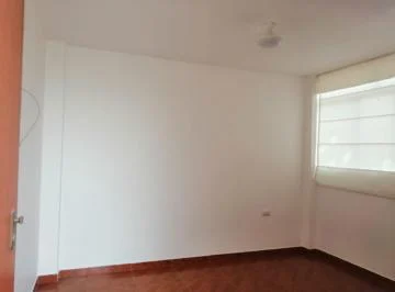 Alquilo Habitación con Baño Completo. La Perla