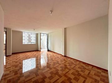 Alquiler 3 Dormitorios, 1 Habitación Chica, 2 Baños, Tercer Piso