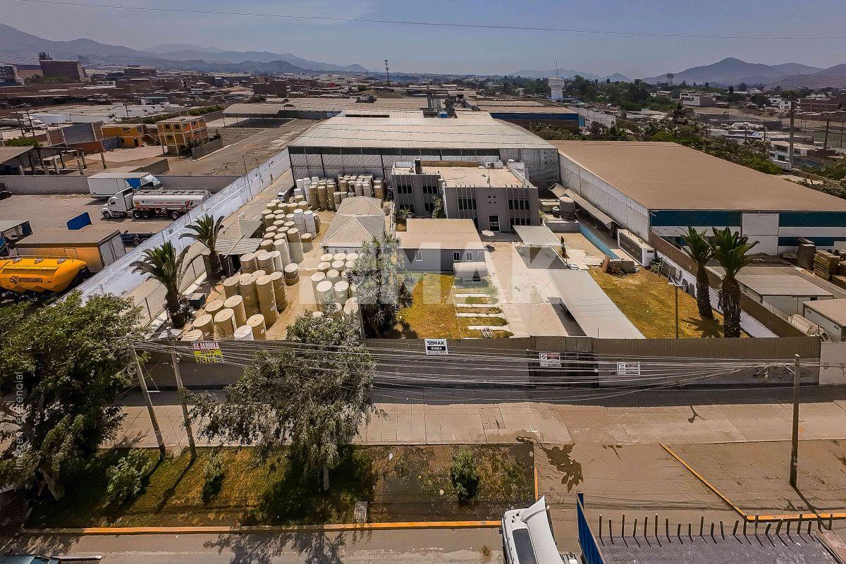 ¡Excelente Terreno Comercial en La Av Las Torres en Alquiler!