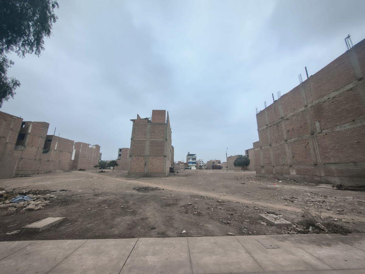 Se Vende Terreno de 126.23 m², Frente a Parque – Urb. San Antonio de Carabayllo