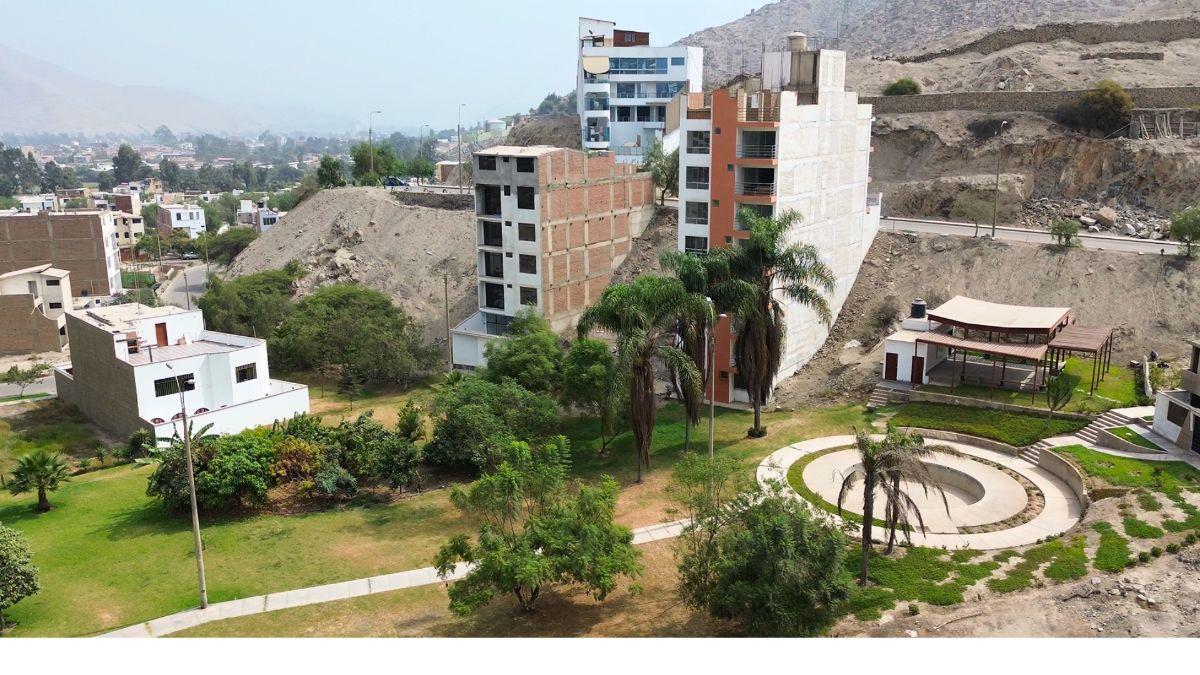 El Futuro Que Sueñas Aqui - Terreno 201 m² Frente a Parque - Exclusivo Condomnio El Golf de Huampani