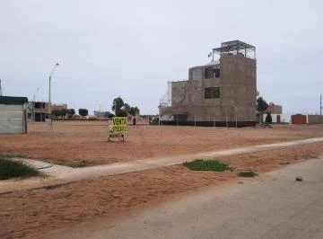 Chilca Terreno 1942 m² a Us$147 m² P/pza Armas C/inscripción Sunarp, Servicios Agua Luz, Veredas Etc