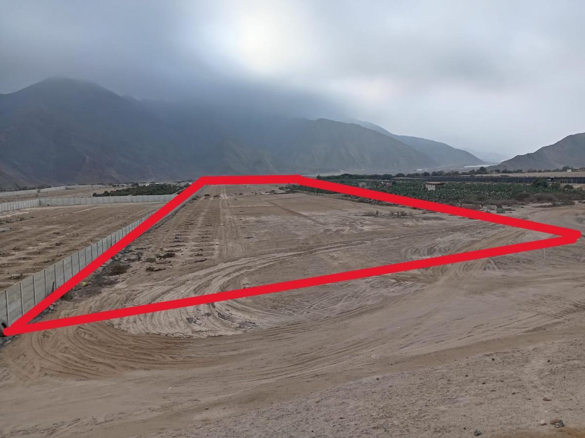¡Oportunidad Única! Terreno Amplio y Estratégico en Chilca