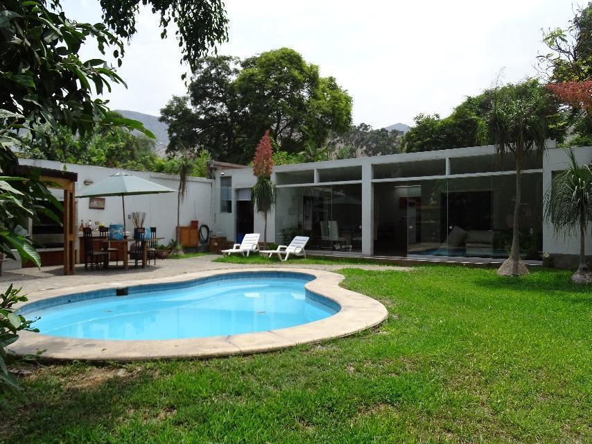 Vendo Bello Terreno Flat en Avenida Jose Leon Barandiaran N 4, Urb. La Planicie, La Molina