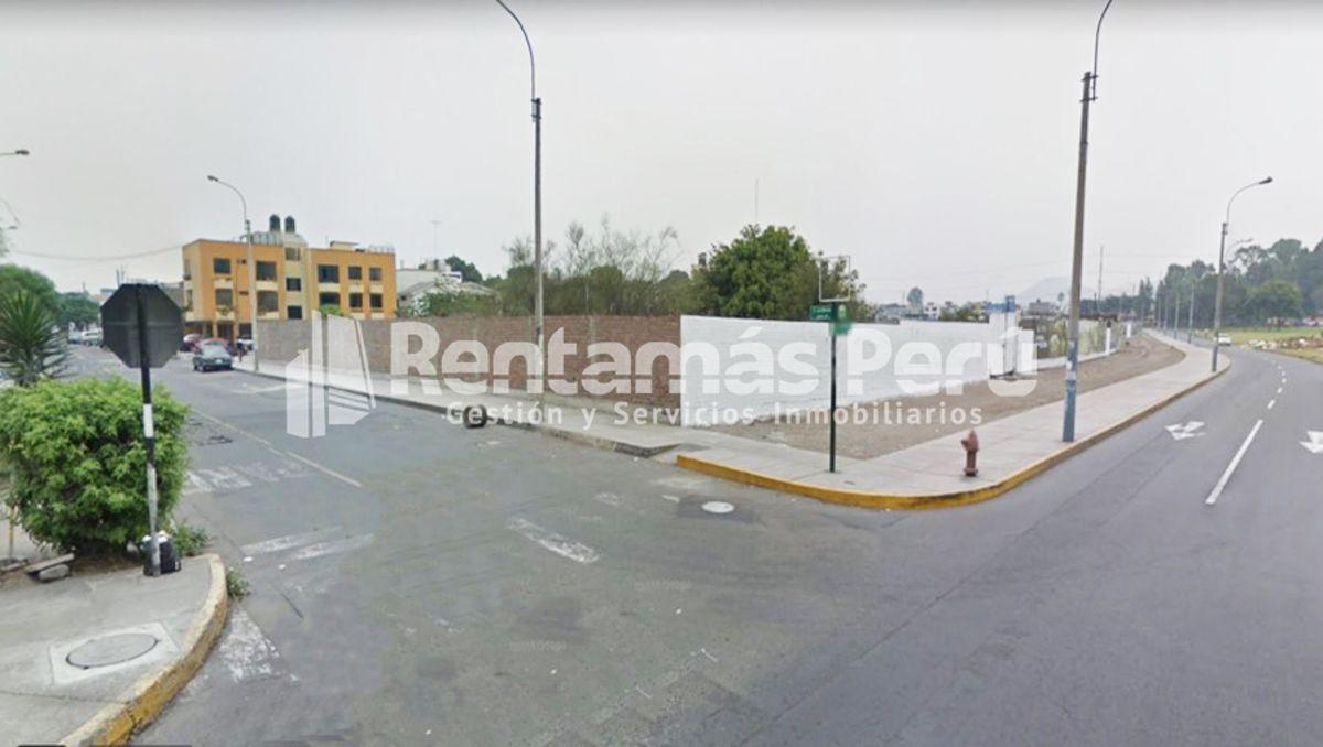 Venta Terreno Comercial de 10, 174 en Plen Av. Javiwer Proado - L a Molina