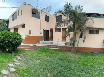 Terreno de 1005 m² con 2 Casas en Comas
