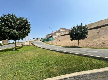 "Tu Espacio Ideal: Terreno Disponible en Las Casuarinas IV Etapa, Surco"