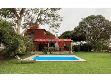 Vendo Terreno con Casa de Campo con Piscina - Lurín